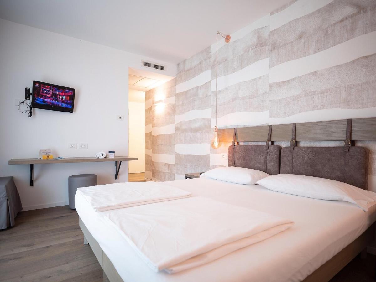 Hotel Glocal Torbole Torbole Sul Garda Exteriér fotografie
